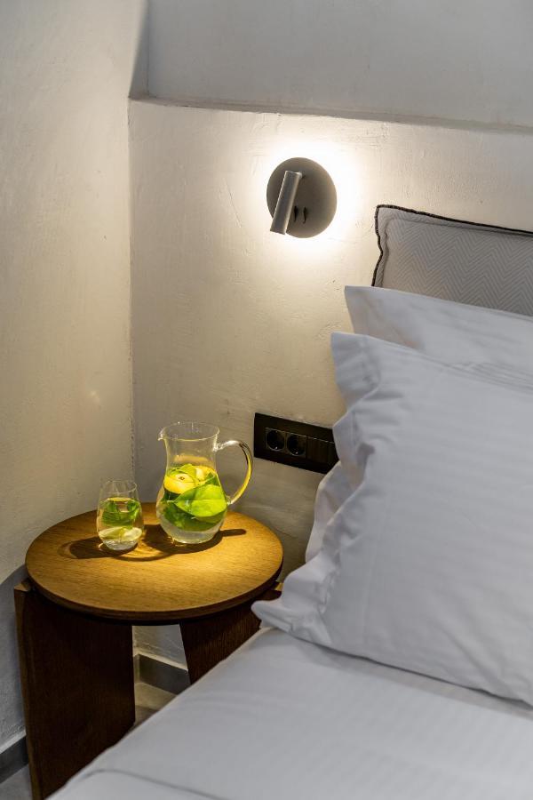 Amer Suites Fira  Bagian luar foto