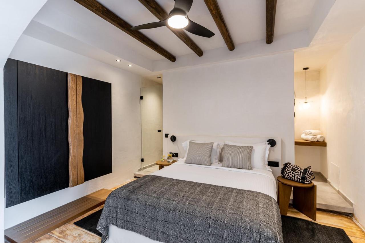 Amer Suites Fira  Bagian luar foto
