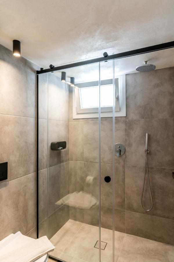Amer Suites Fira  Bagian luar foto