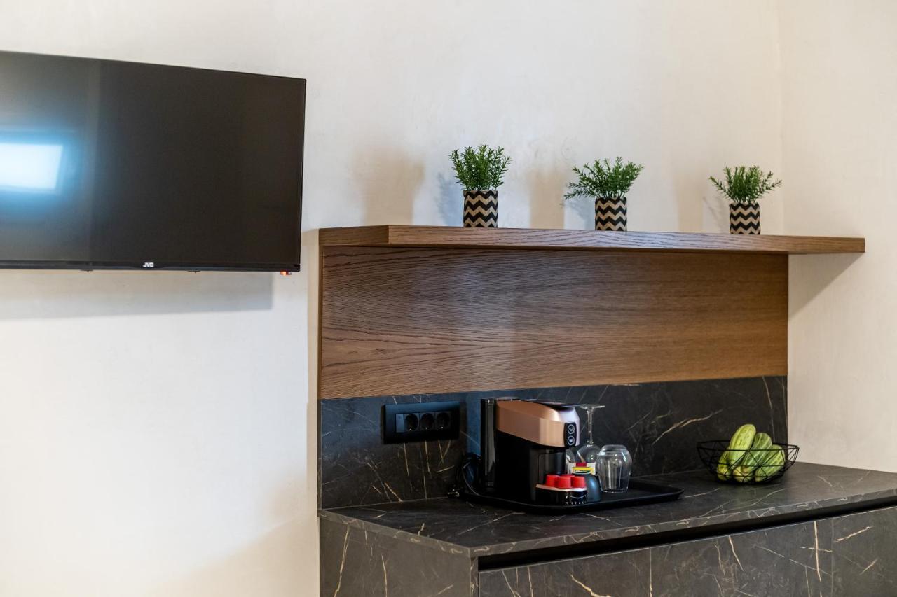 Amer Suites Fira  Bagian luar foto