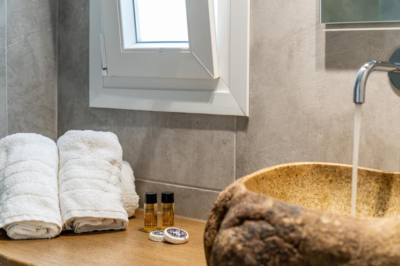 Amer Suites Fira  Bagian luar foto